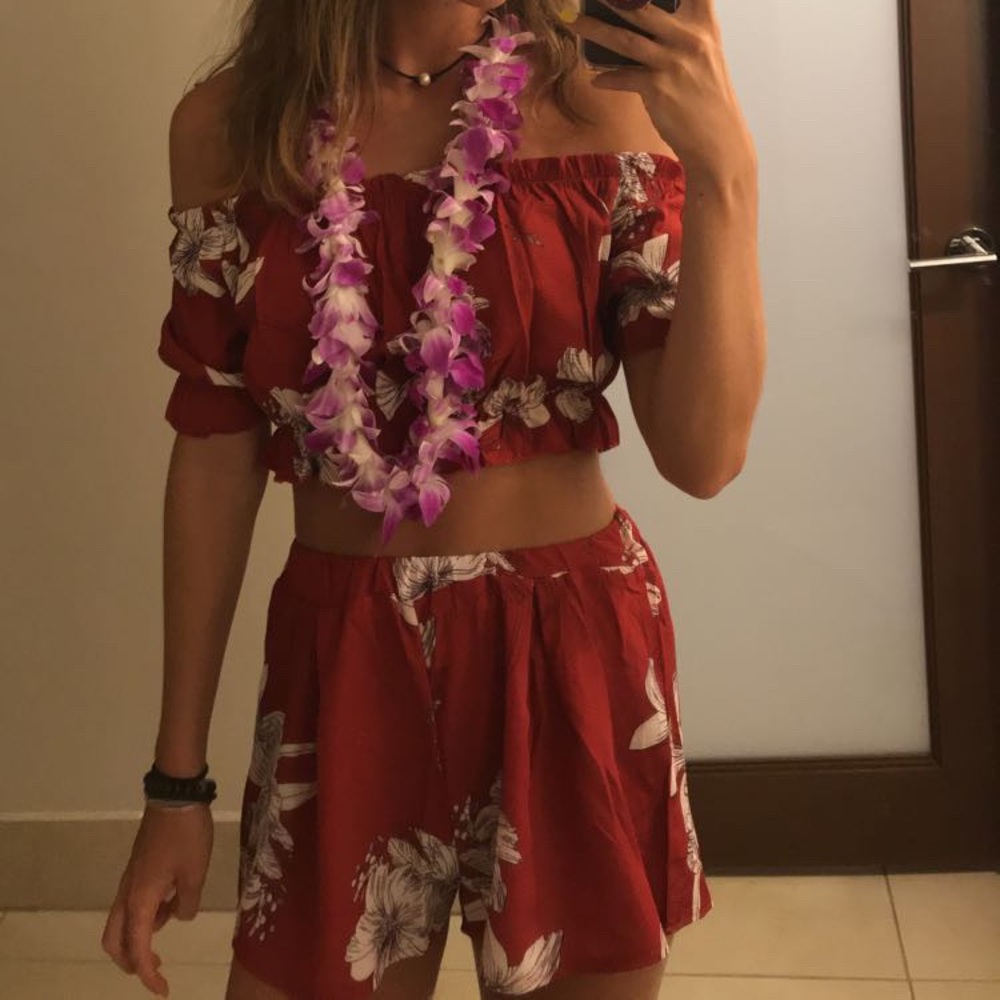 2-piece Floral Hawaiian Set